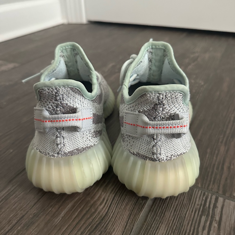 Yeezy Boost 350 V2 ‘Blue Tint’ 2017. Men’s 5.5/Women’s 7 - Picture 5 of 9